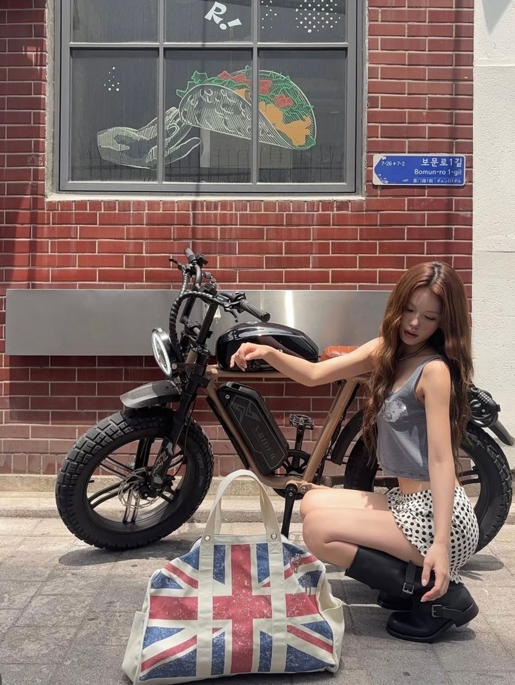 SCULPTOR NAUGHTY GIRL TOTE BAG UNION JACK – Thewoorolls