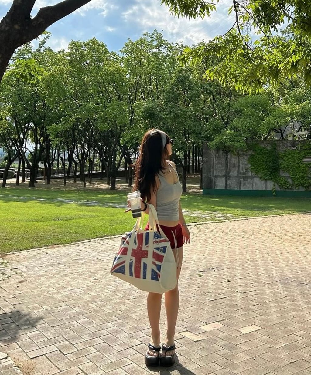 SCULPTOR NAUGHTY GIRL TOTE BAG UNION JACK – Thewoorolls