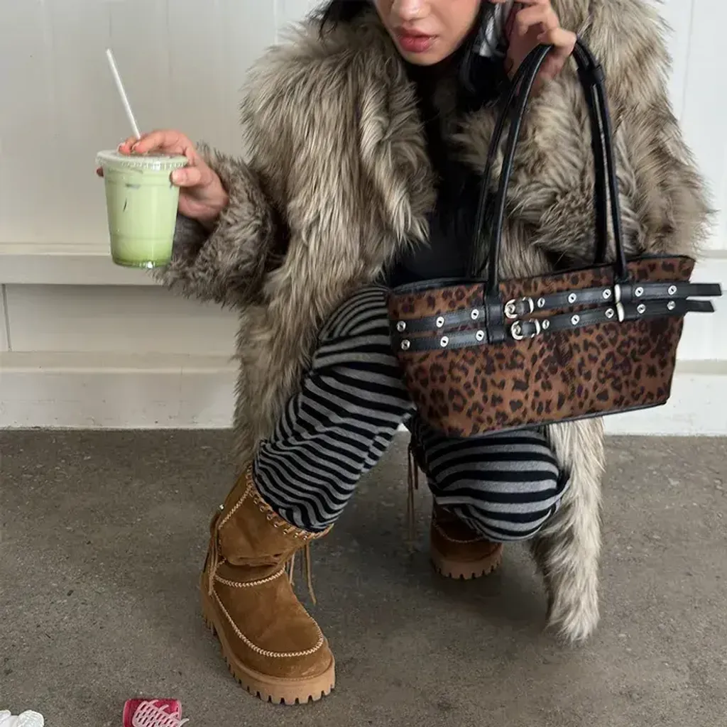 11f0cb5feeda49e9a563c7c0418ff0cd