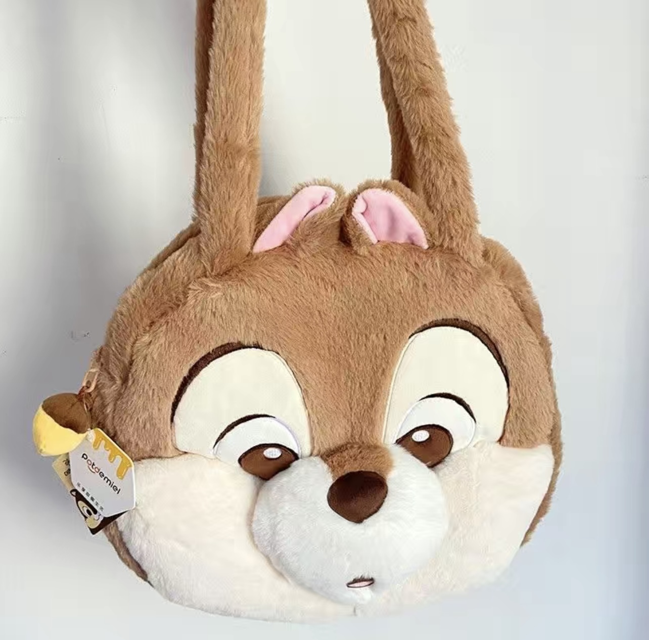 1DCD95E7-D8C8-4F44-AB03-1CC0C9AE3A4F