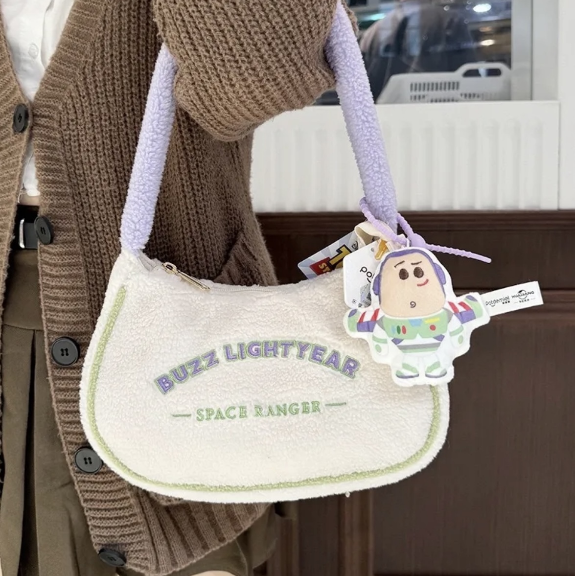 3253A3C4-988B-4DD9-845E-2D7687D9BDDB