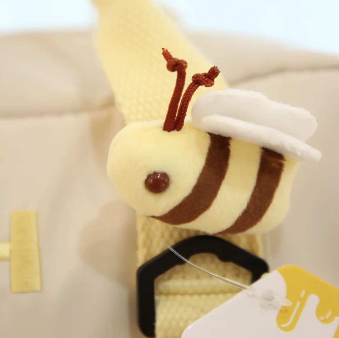 5825FDEE-64A2-4829-8F6C-F4A8C855394B