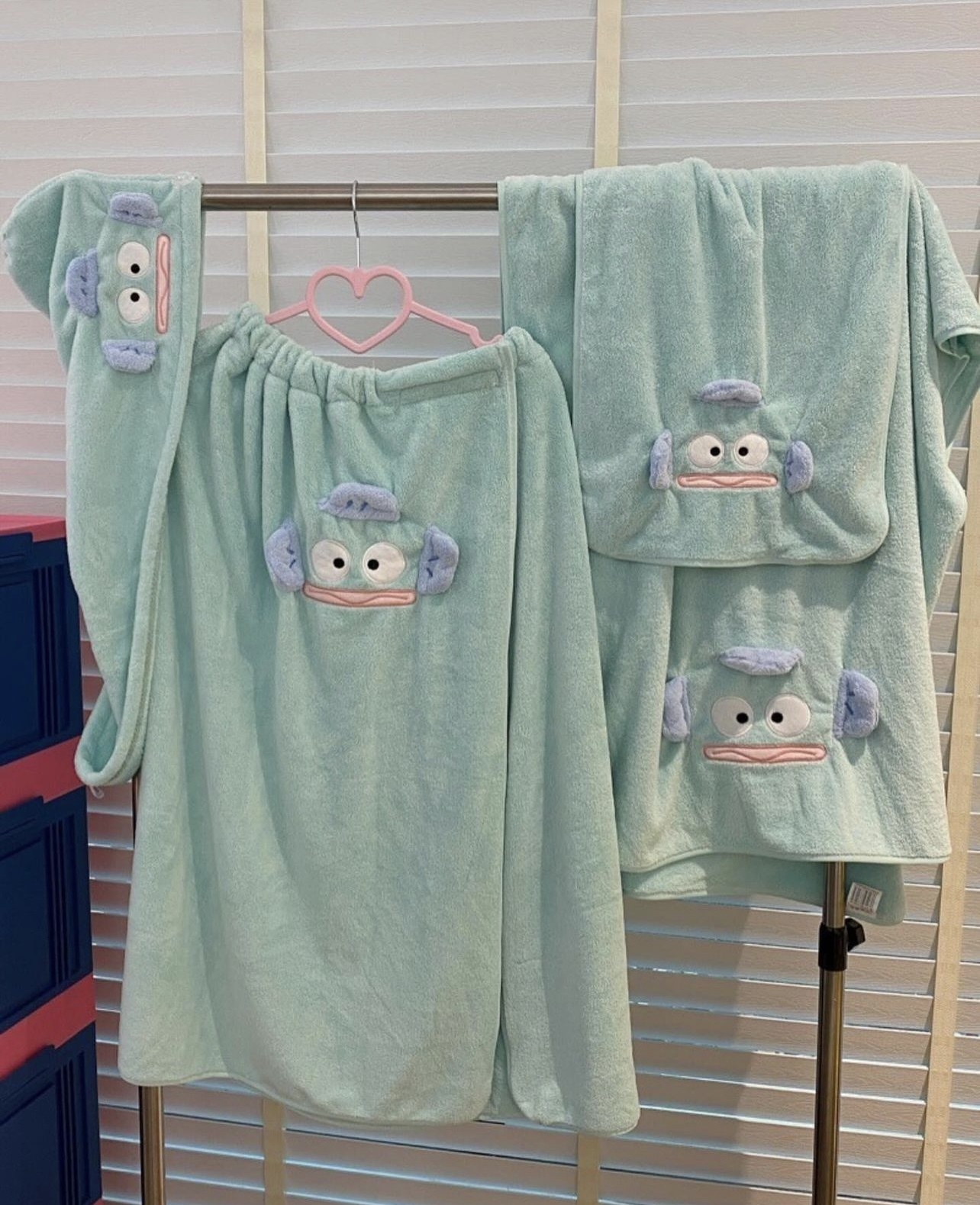 81FBB4A6-4C59-48AE-BEE8-4A57367A9A5D