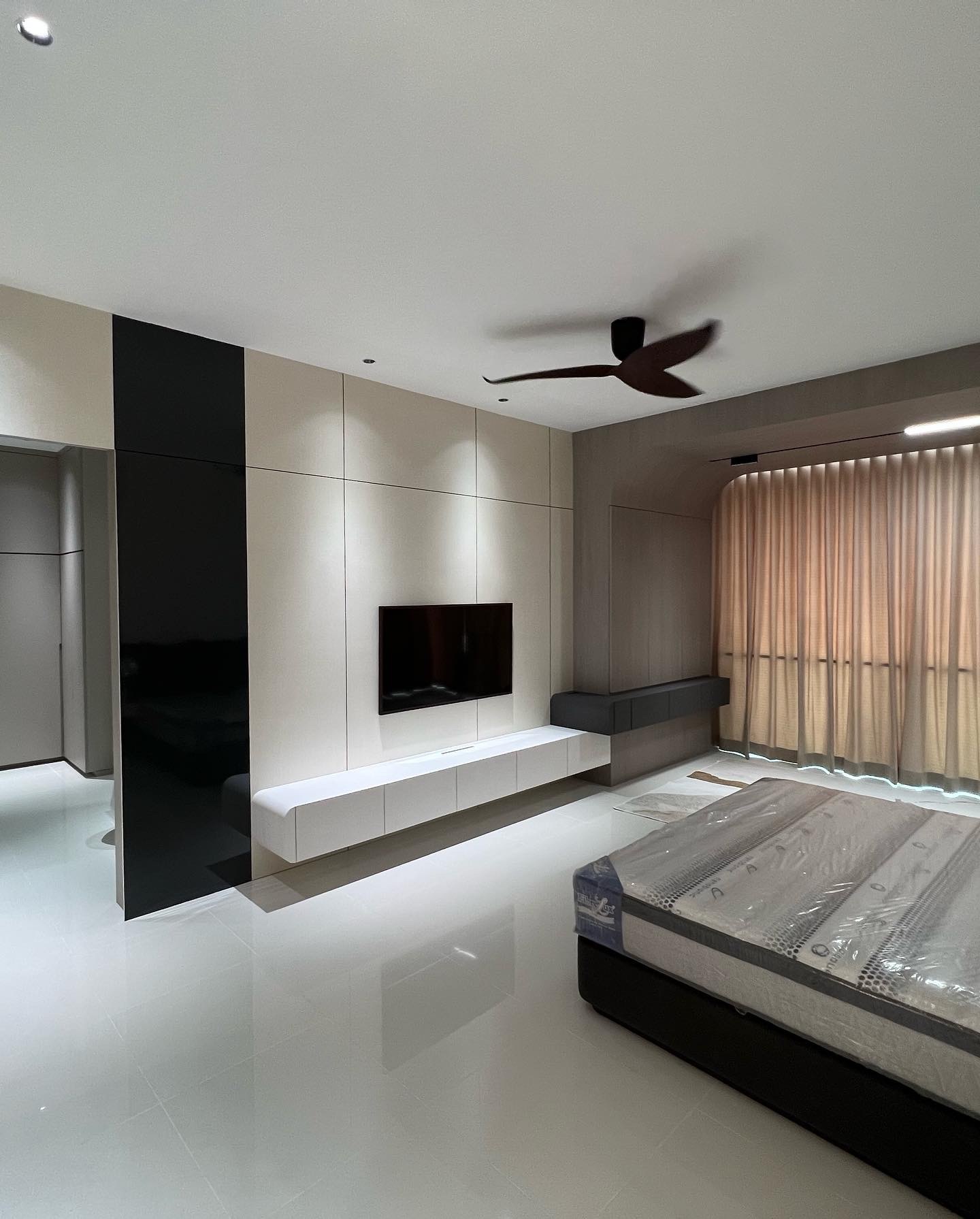 7C9111A5-88A2-4BC2-B016-47925BA48CB3