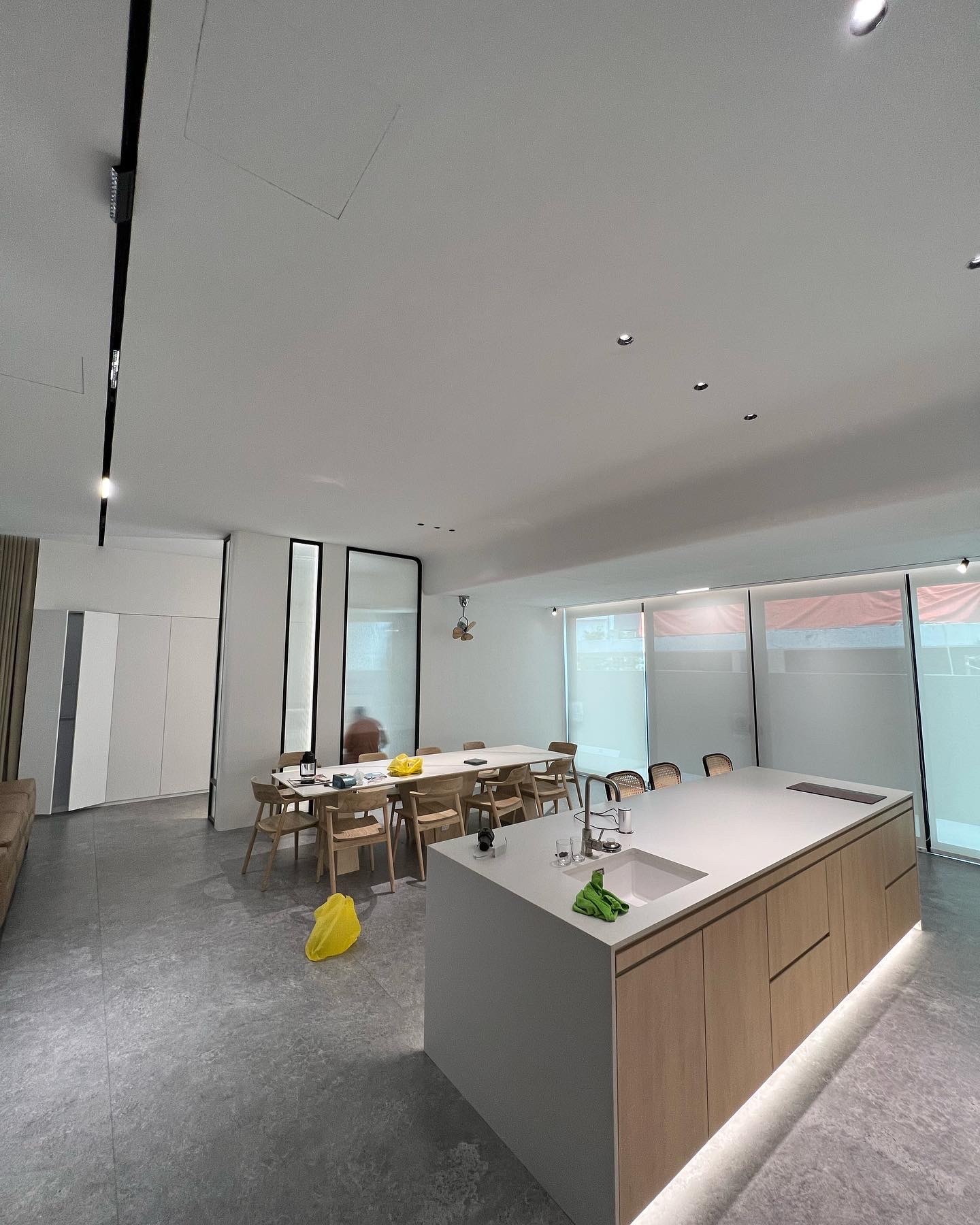 8C487F53-0F2D-4AFE-9231-7E1F9DF4E192