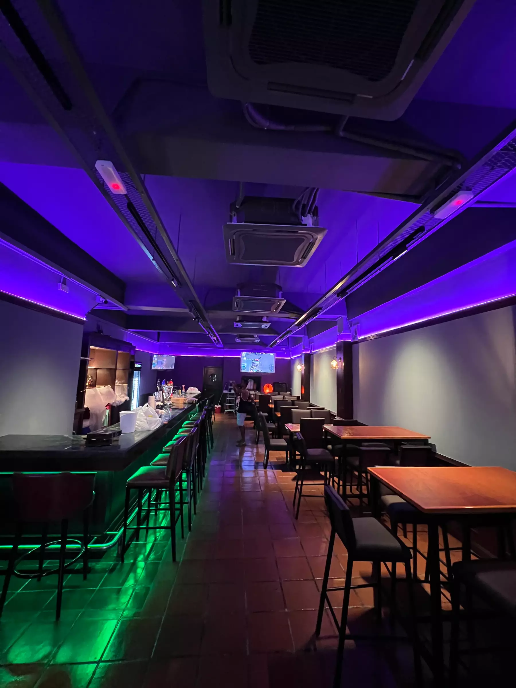 Pub Subang Jaya THE LIGHTING MAN