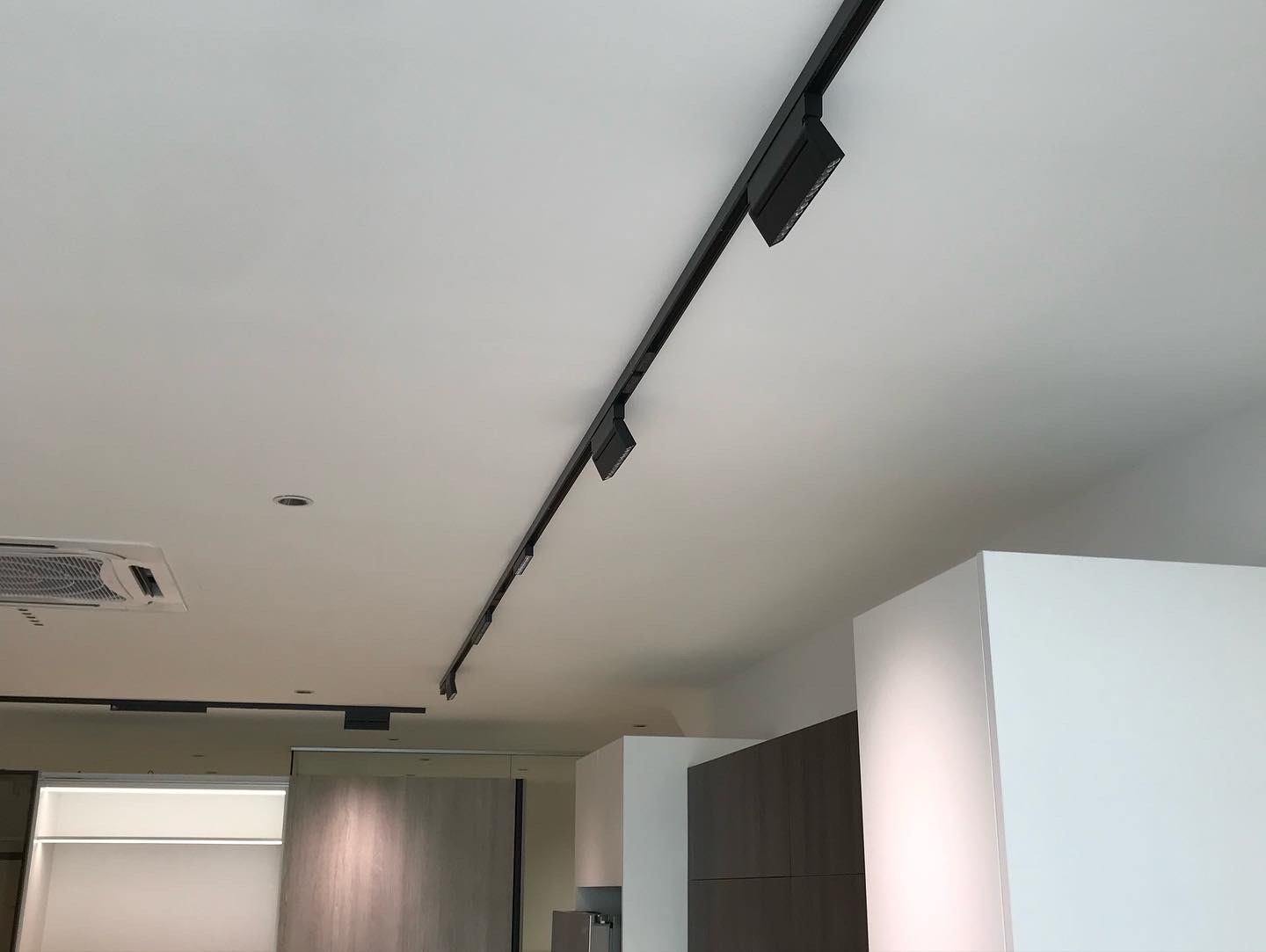 48354B3D-74BA-497E-BB0F-D51812184DDB