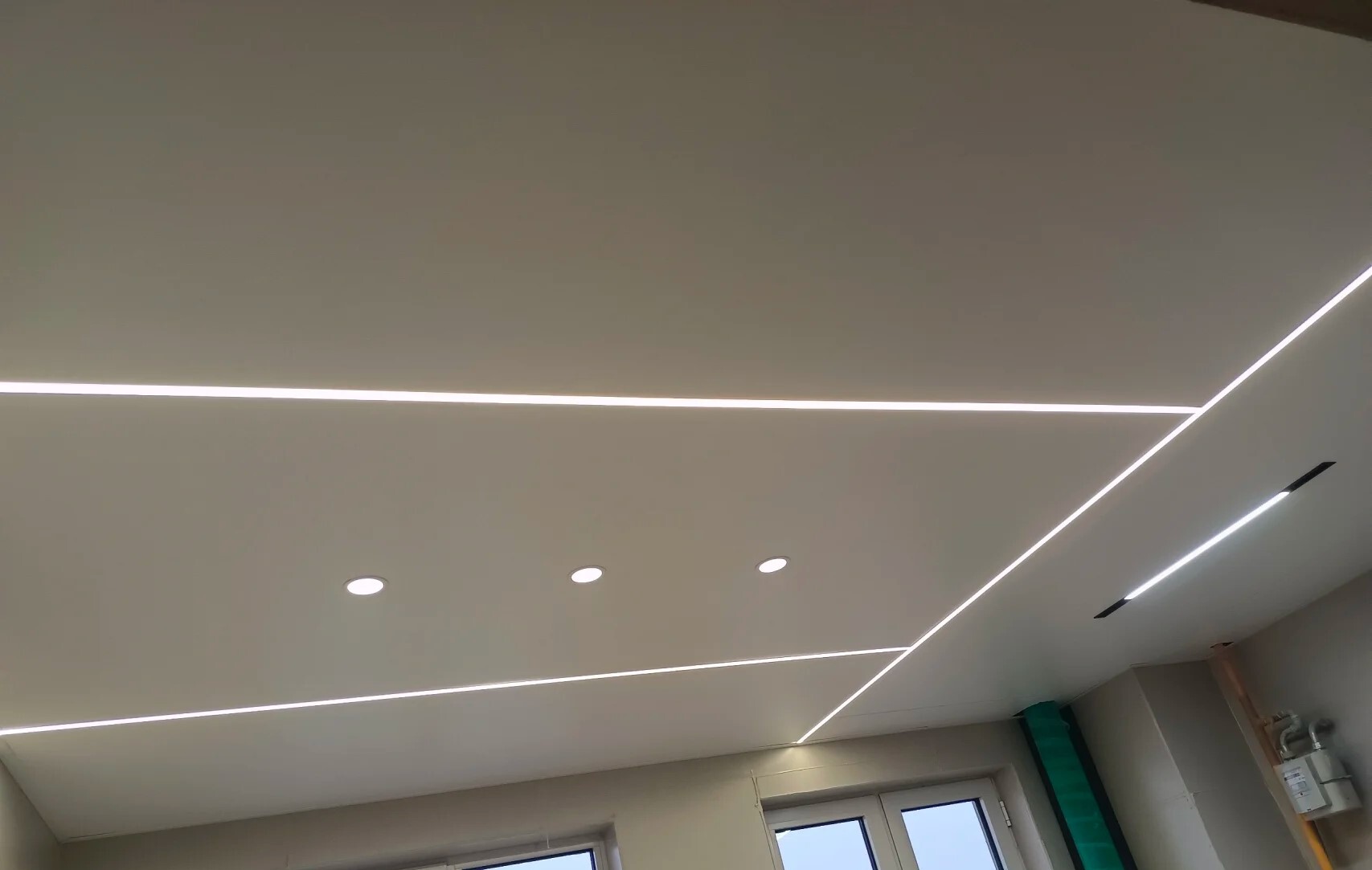 Camera_XHS_17247378923761000g0082bu02320h006g4a2ba5ine1u1hvecrdg (2)