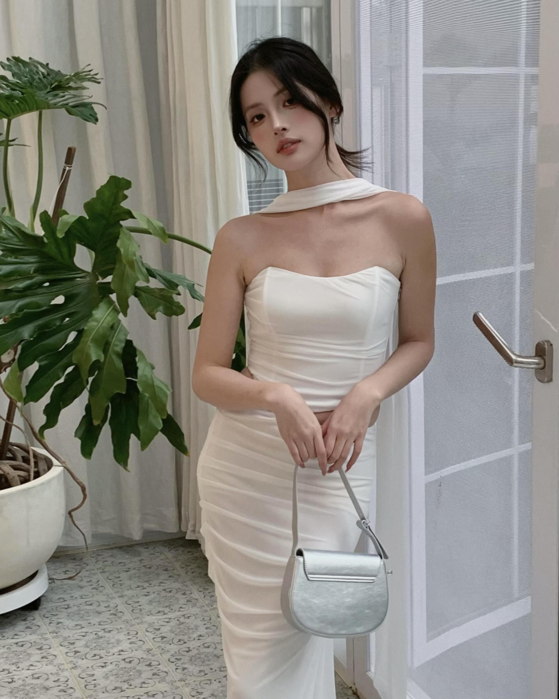 1_Strapless_Ruched_Top