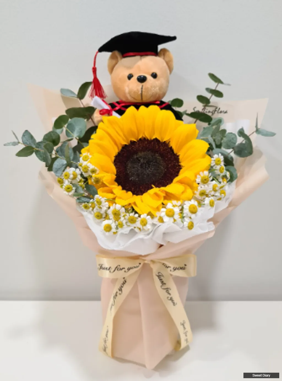 Sweet Diary Florist |  - GEADUATION BOUQUET