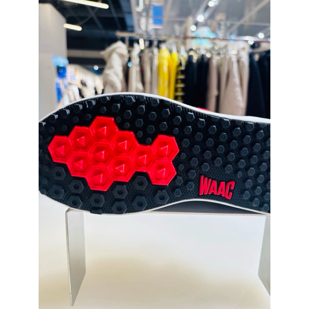 tw-11134207-81ztc-mgvhs3cljjt857