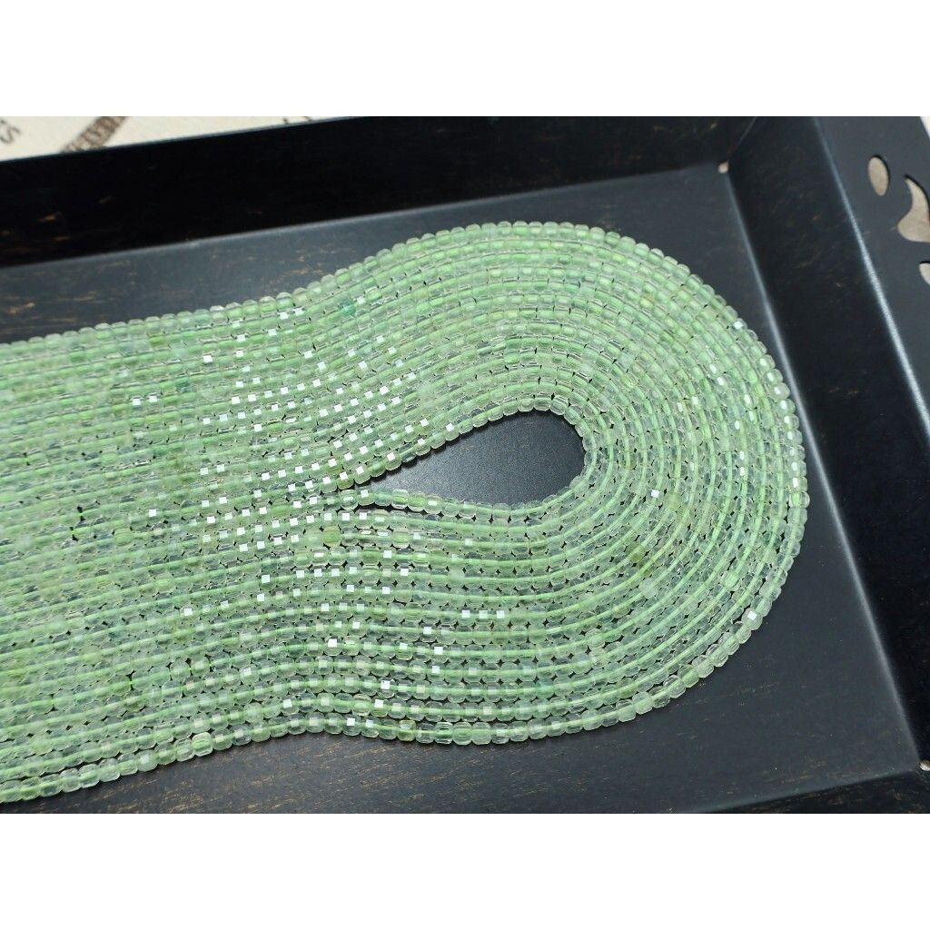 tw-11134207-820la-mlrsj2mgl2ip4a