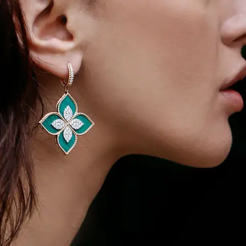 princess-flower-pendants-in-18kt-rose-gold-malachite-diamonds-1