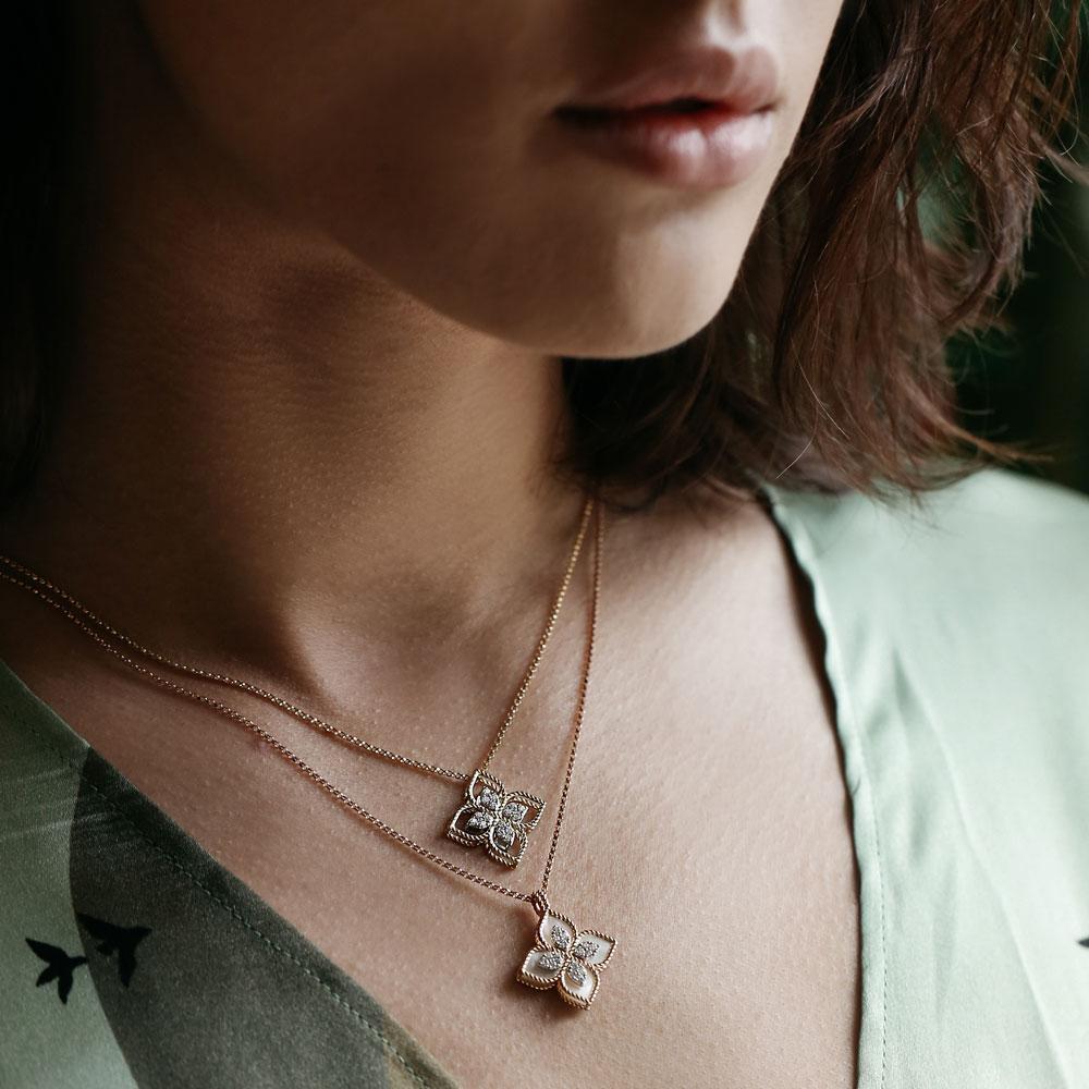 RobertoCoinPrincessFlower18ctYellowGoldDiamondNecklaceADR777CL2665YW_2_3f08c8a3-cd96-45aa-bc5e-32b7c2b8185e