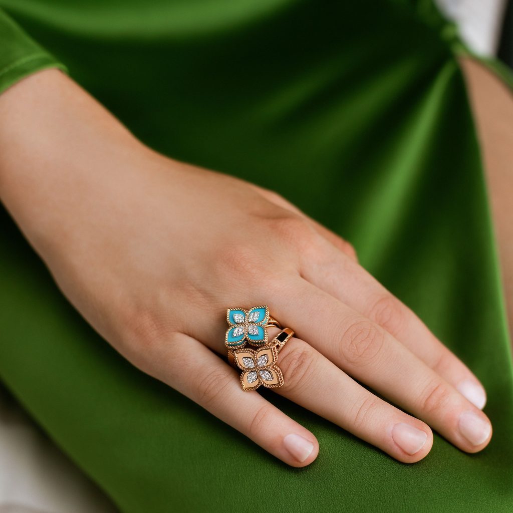 ROBERTO-COIN-PRINCESS-FLOWER-18KT-ROSE-GOLD-TURQUOISE-FLOWER-RING-WITH-DIAMONDS-ADV888RI1837_03_WEAR-1024x1024