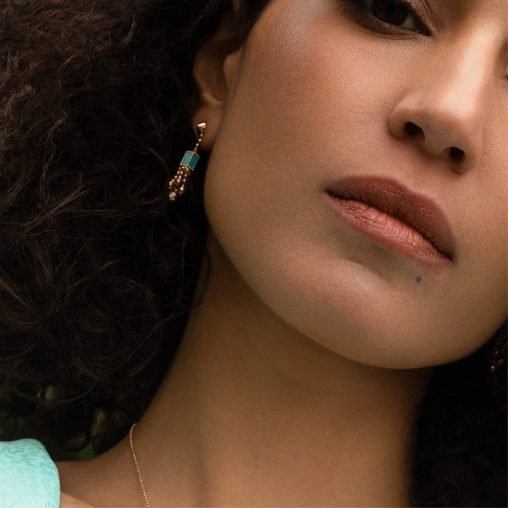 ROBERTO-COIN-ART-DECO-TASSEL-EARRINGS-18KT-ROSE-GOLD-WITH-TURQUOISE-AND-DIAMONDS-MINI-VERSION_ADV888EA2298_03_WEAR-1024x1024