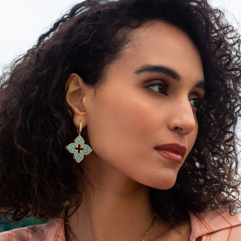 ROBERTO-COIN-VENETIAN-PRINCESS-DROP-EARRINGS-18K-ROSE-GOLD-AND-GREEN-STYLE-TITANIUM-WITH-DIAMONDS-LARGE-VERSION_ADR777EA3348_WEAR-768x768