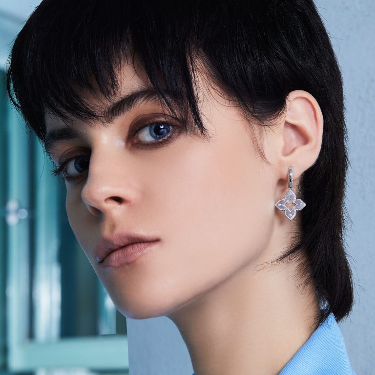 ROBERTO-COIN-VENETIAN-PRINCESS-18K-WHITE-GOLD-PETITE-FLOWER-SATIN-DROP-EARRING-WITH-DIAMOND-ACCENT-ADR777EA2847_WEAR-1-768x768