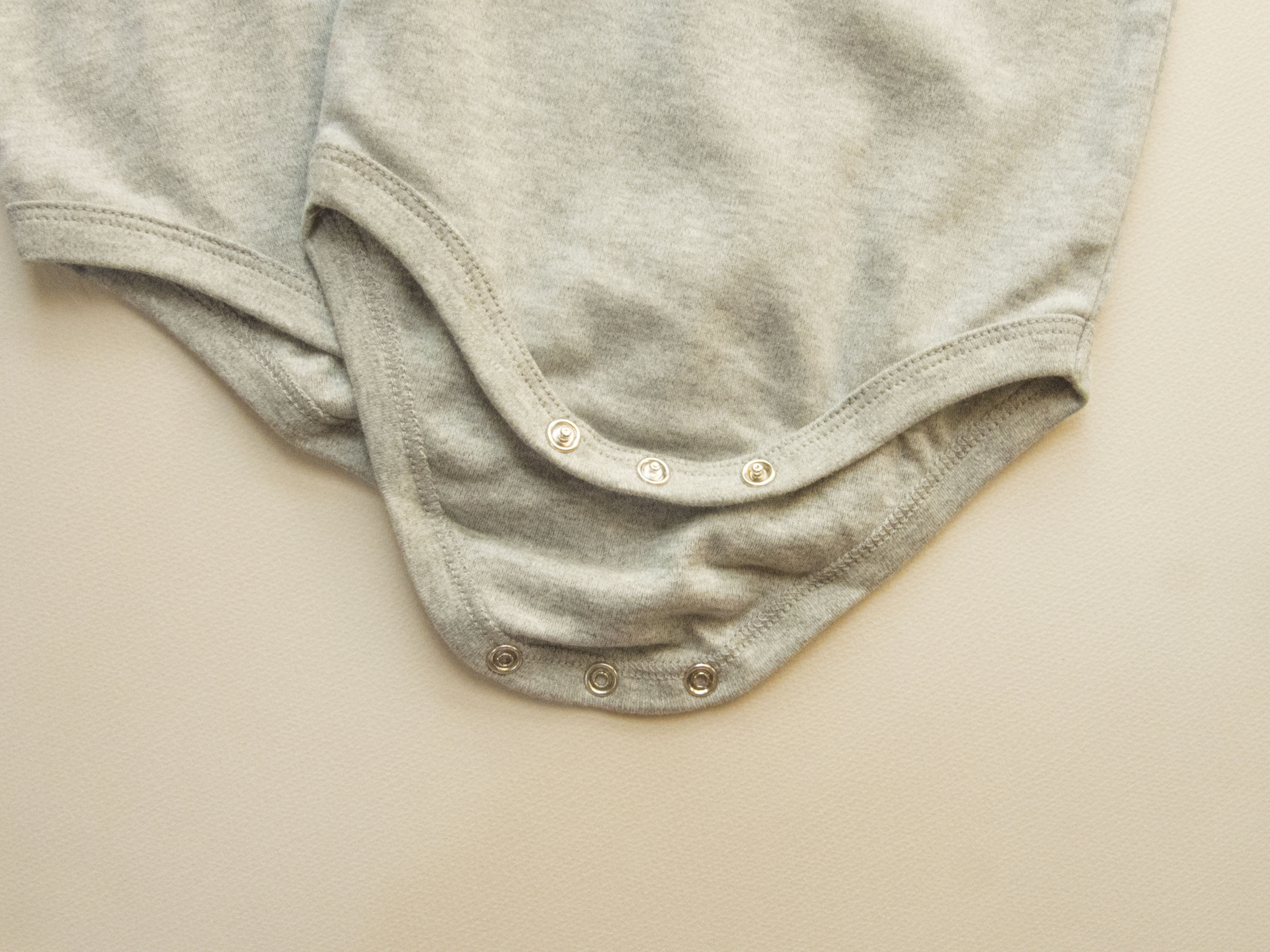 GOTS 灰 長袖包屁衣_23_03