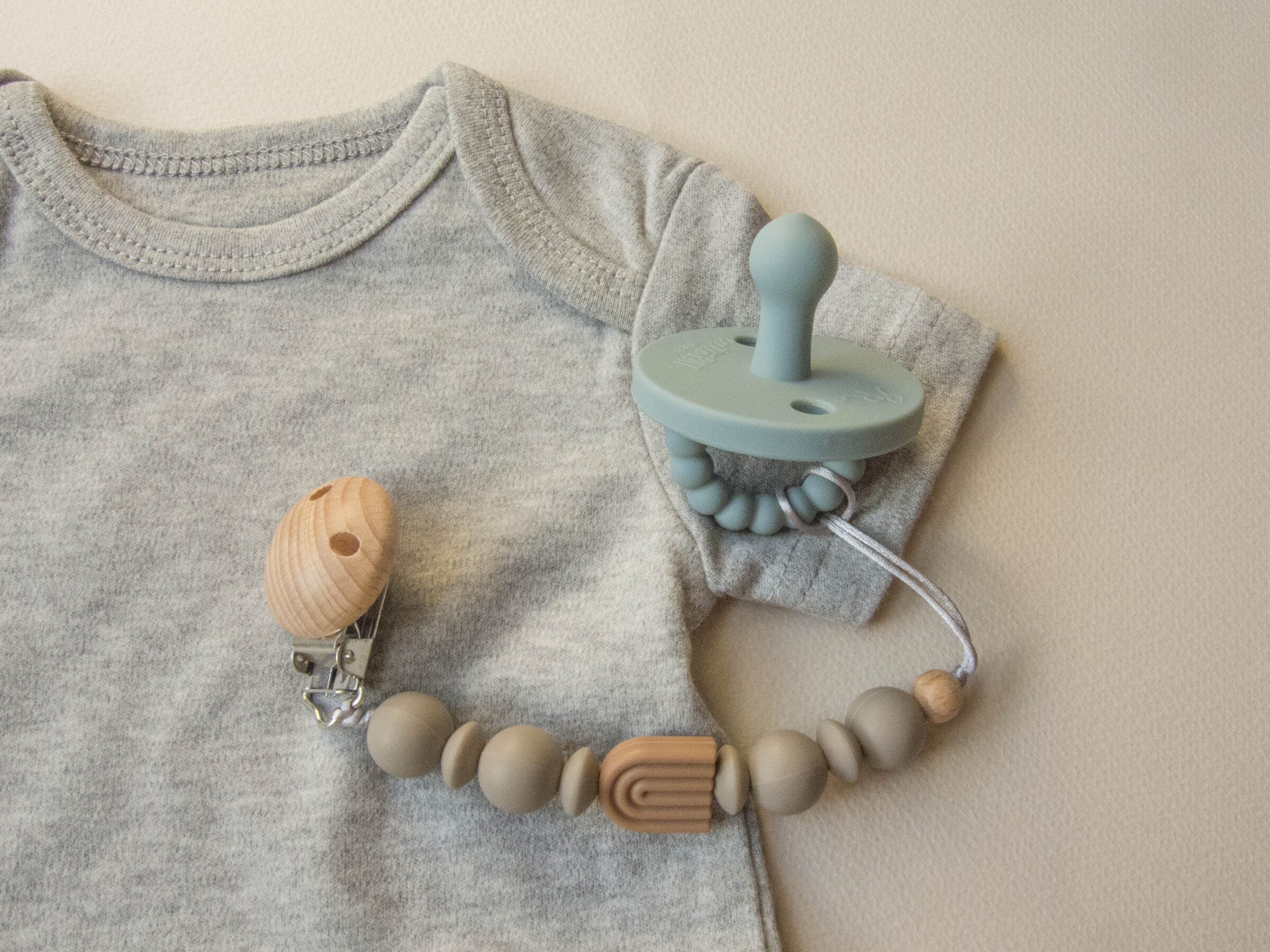 彩虹糖果奶嘴鏈-02