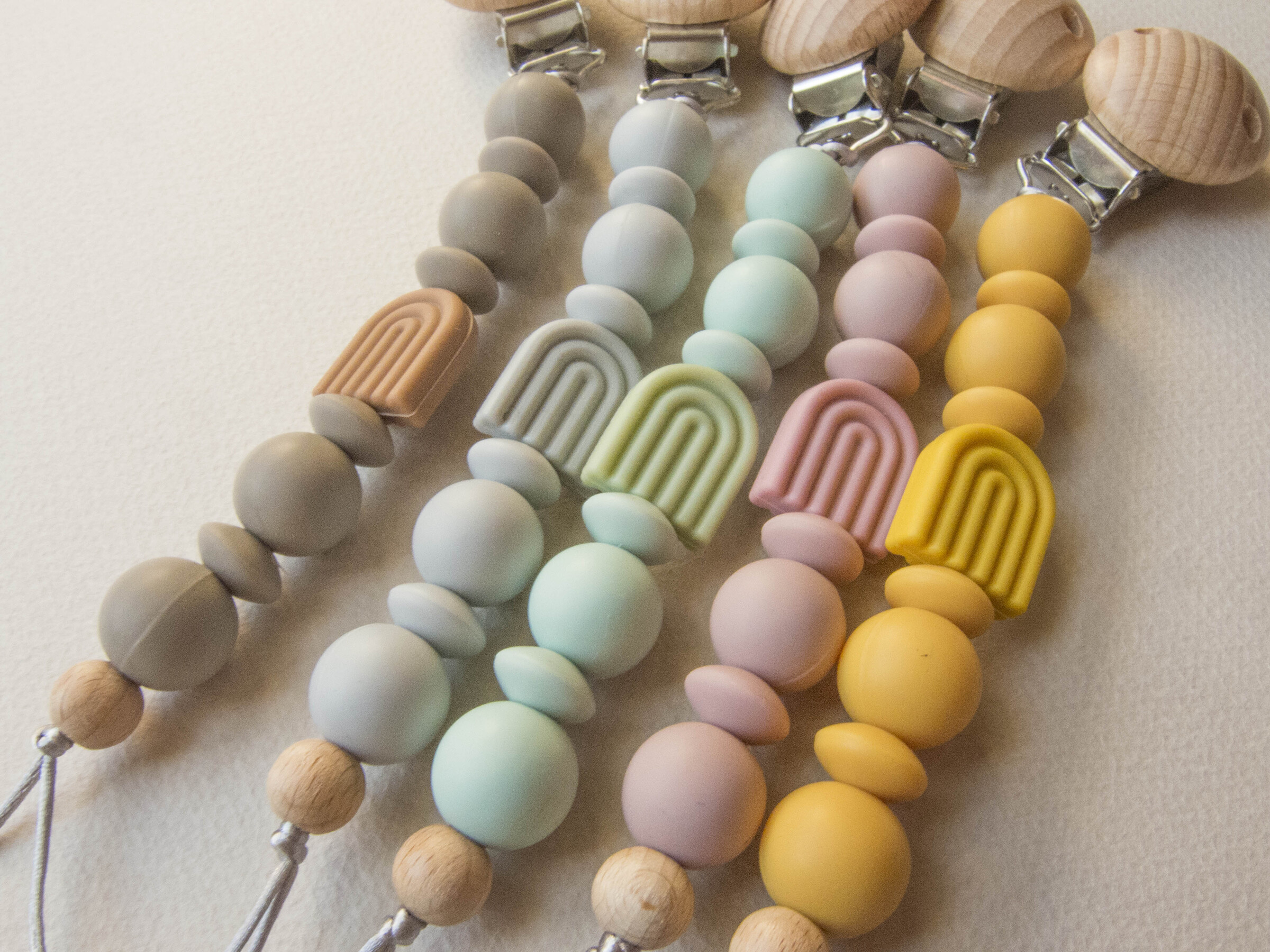 彩虹糖果奶嘴鏈-05