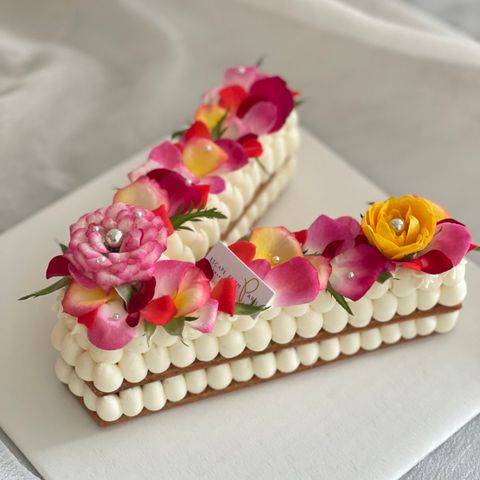 食用花字母蛋糕V