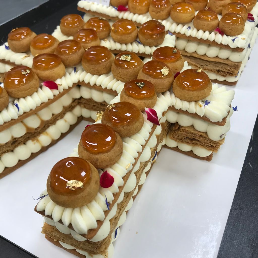 特大聖多諾黑蛋糕中文字「昇」