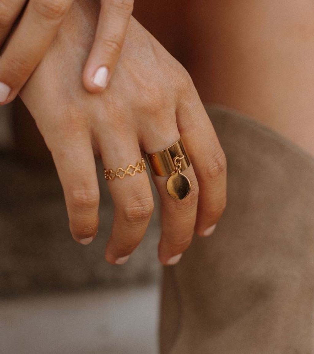 bague-trefle-ophelie-portee