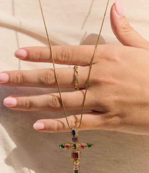 bague-barnabeth-fine-strass-acier-dore-portee