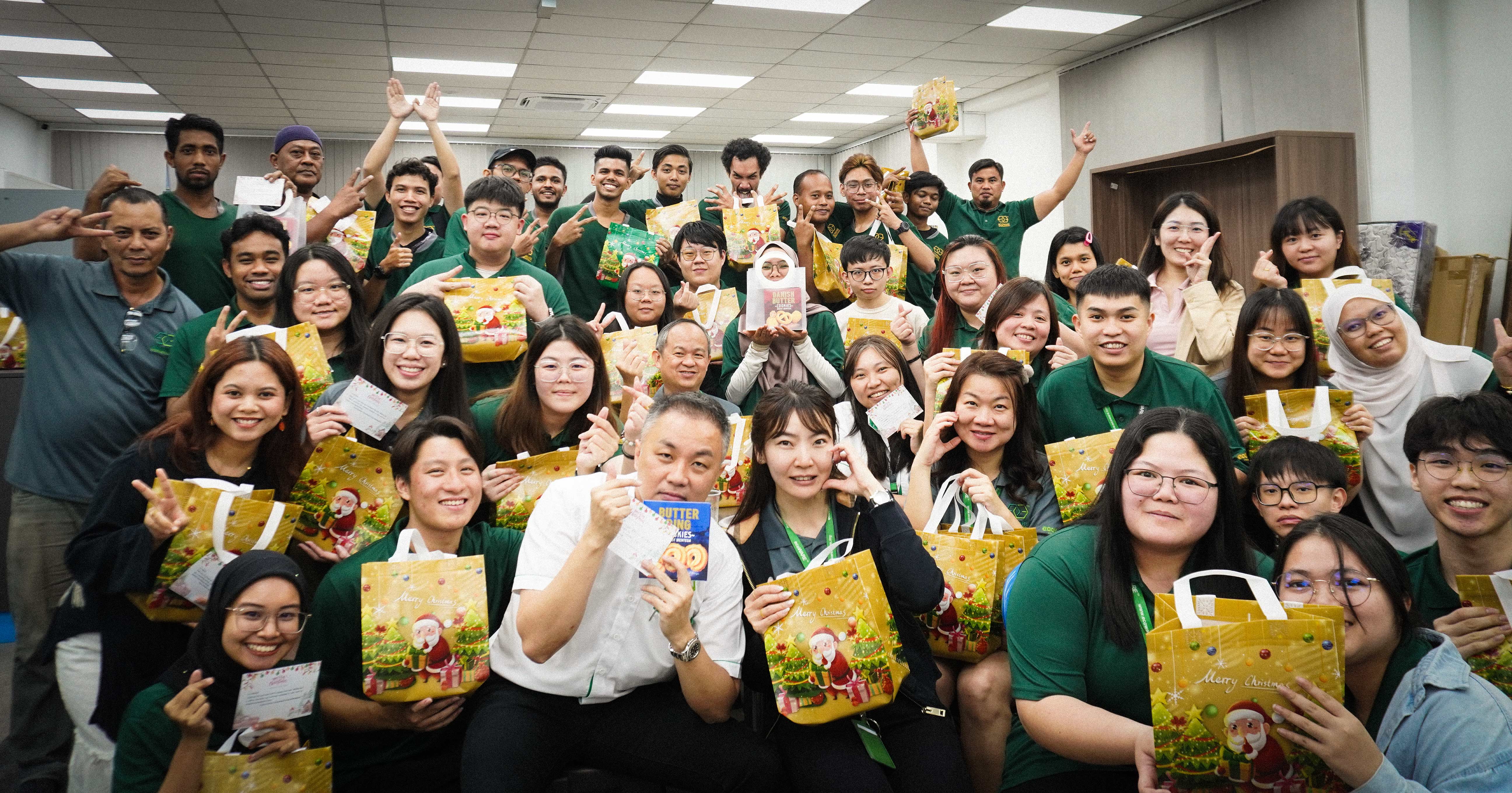 This Christmas, ecoWARE would like to say a heartfelt thank you. 🎄