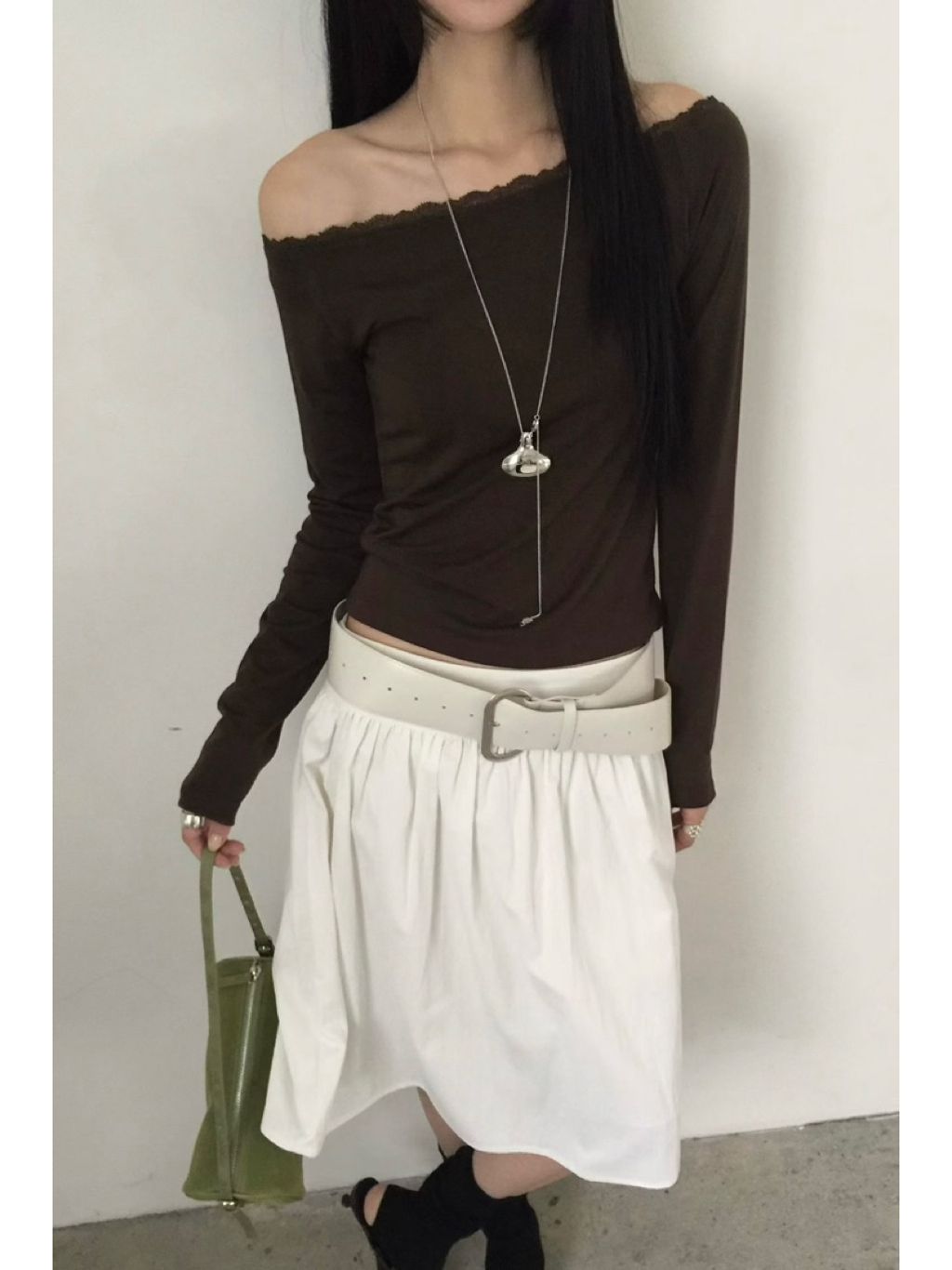 tw-11134207-820lf-mlehi8eg0008cb