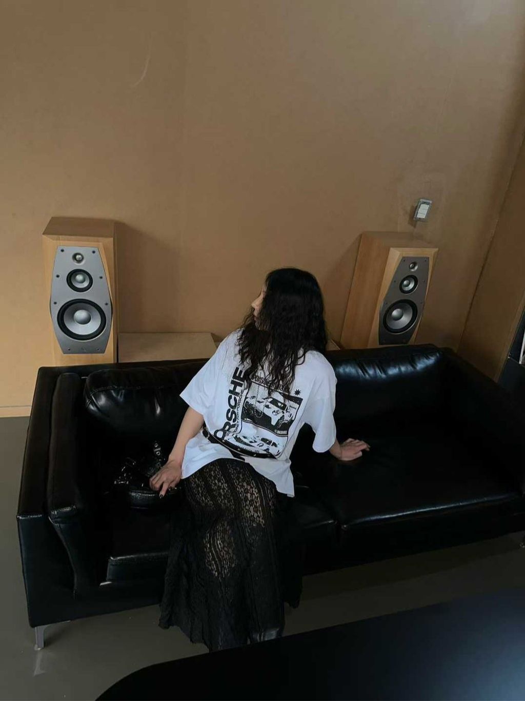 tw-11134207-81ztf-medq46lanrb6cf