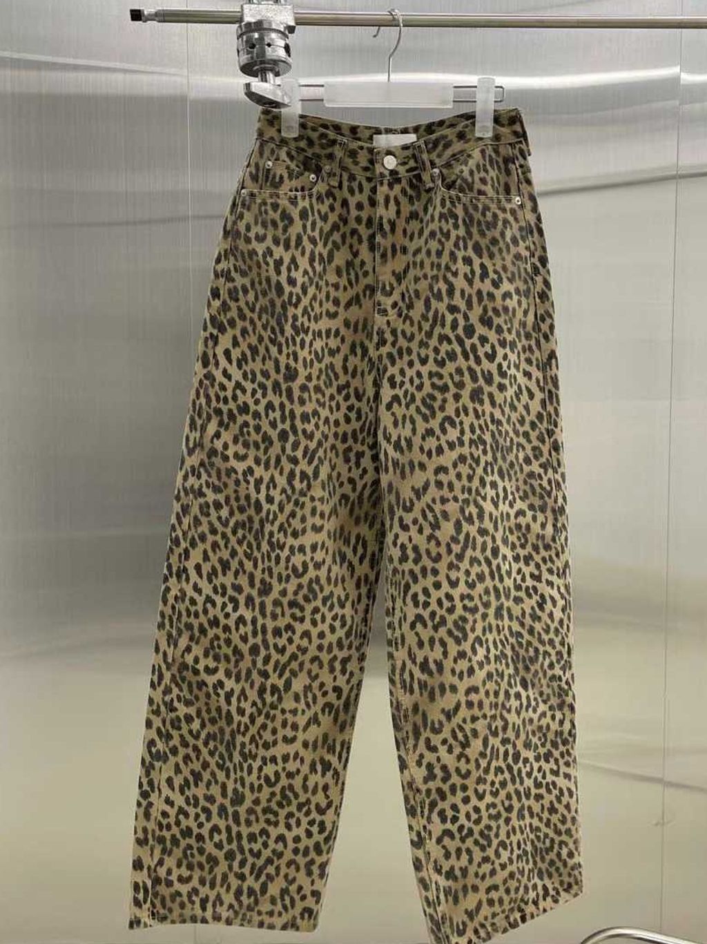 tw-11134207-81ztp-medpw06mve9v8f