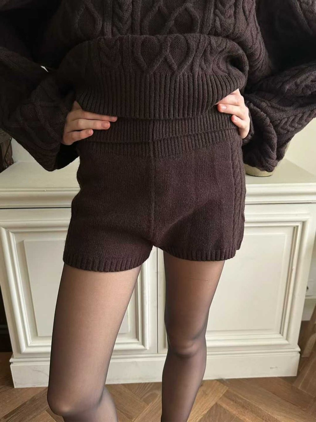 tw-11134207-81ztg-mg1sgcv5o9ov64