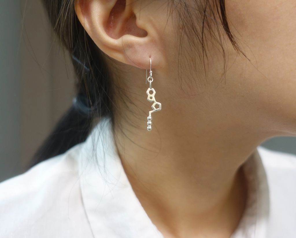 mito earring A1