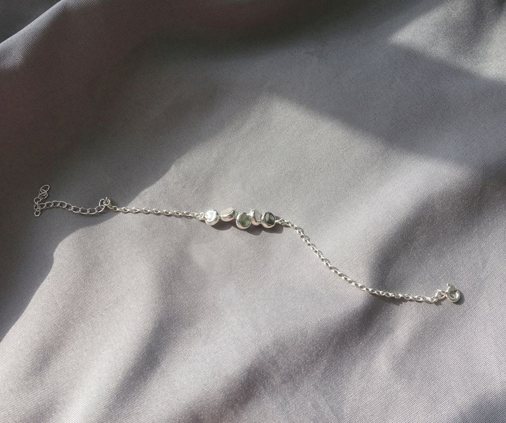 blood bracelet1 拷貝