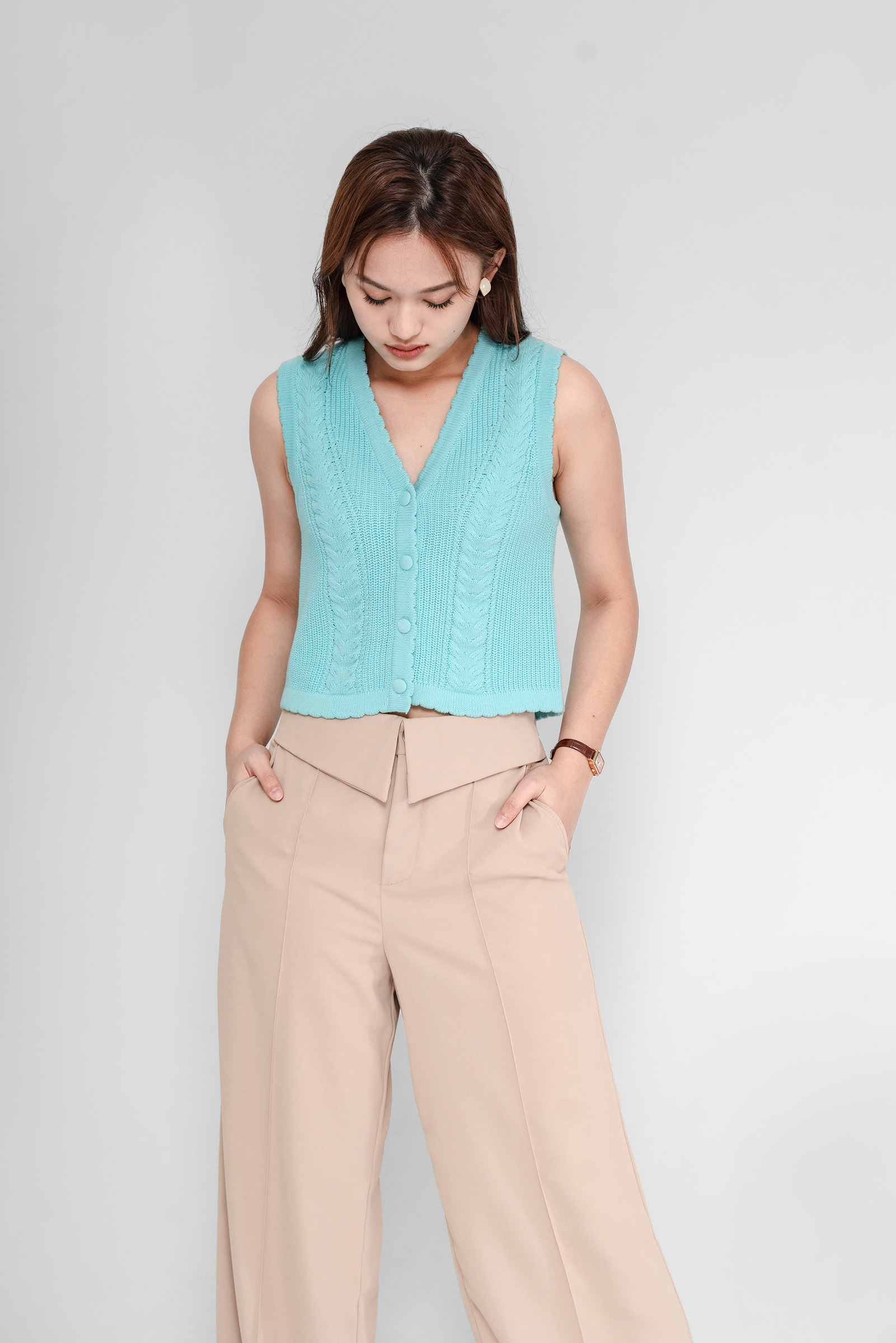 Madge Knit Vest14