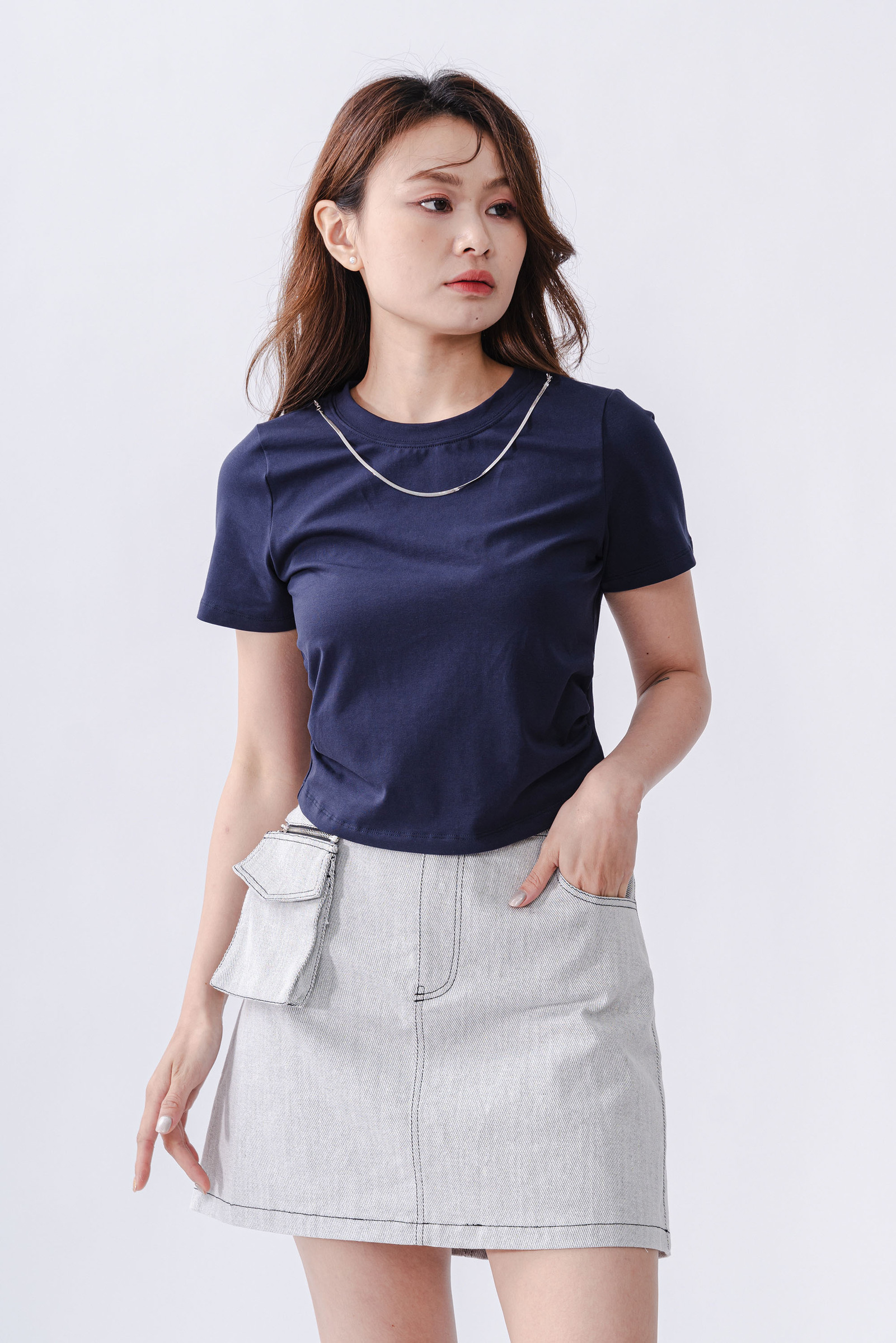 Leocadia Necklace Tee2