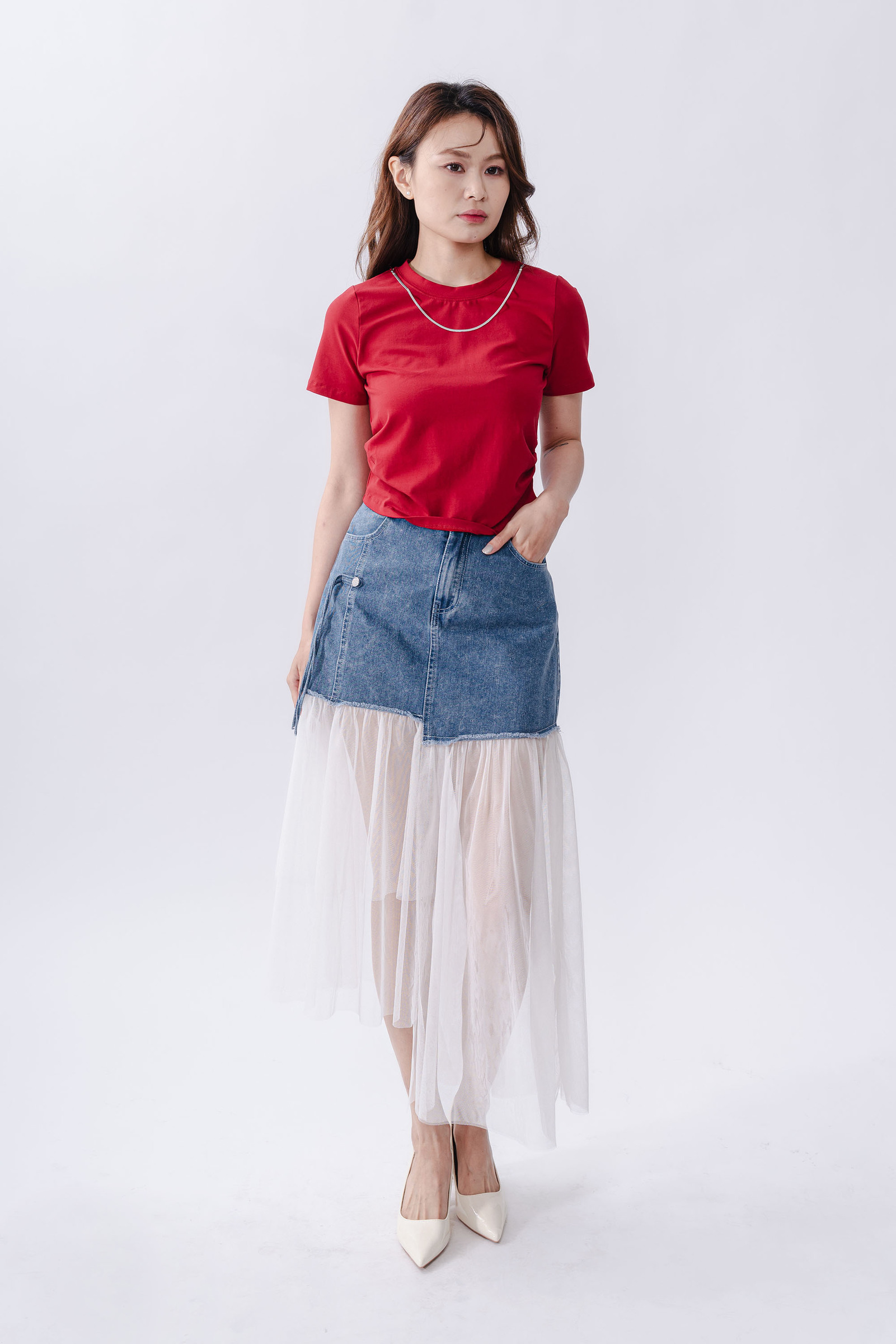 Leocadia Necklace Tee7