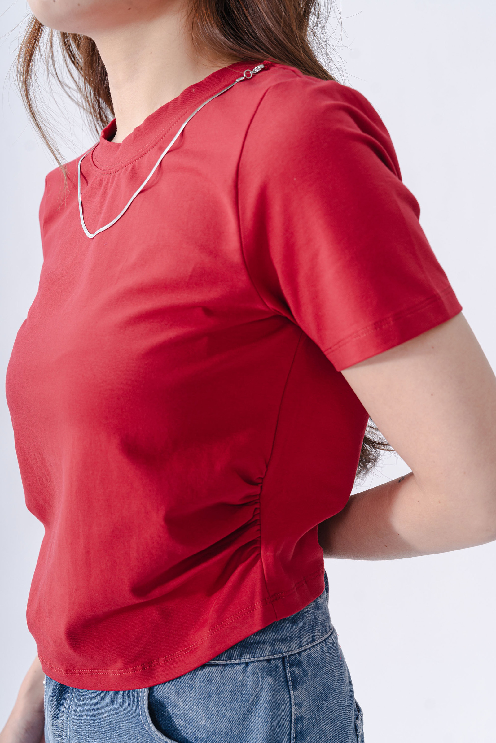 Leocadia Necklace Tee10
