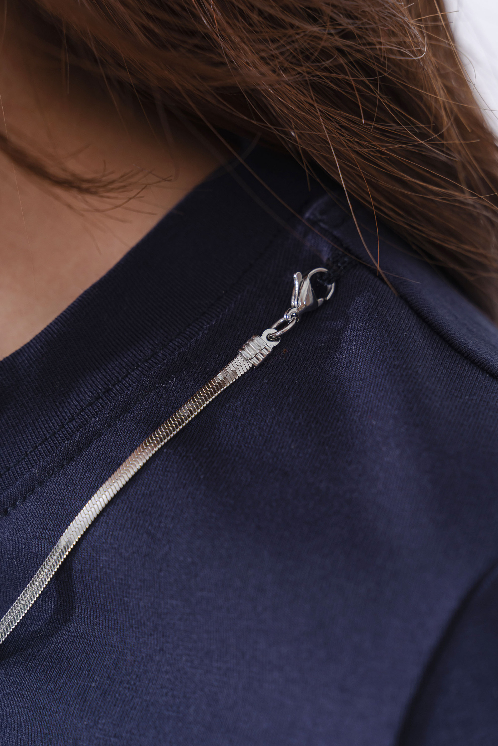Leocadia Necklace Tee4
