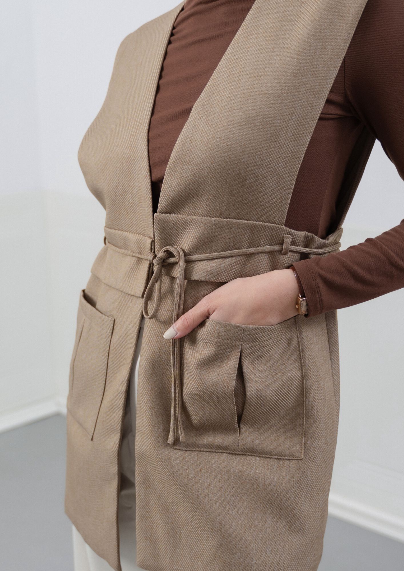 Model lnformation_ Bust 34” Waist 29.5” Hips 39.5” Height 168cm Weight 63kg Wearing size_ M size (4)