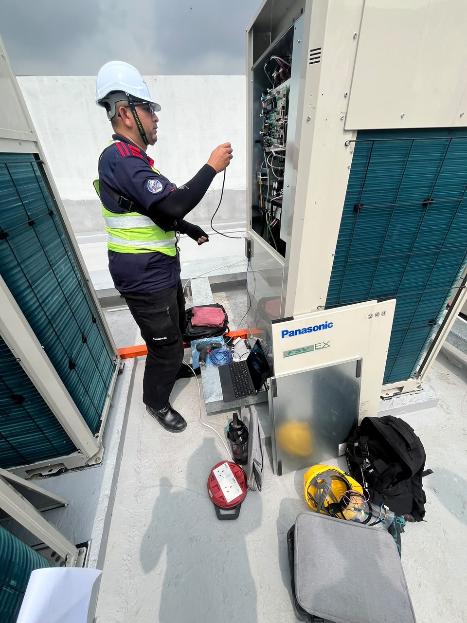 VRF system pressure testing and verification
