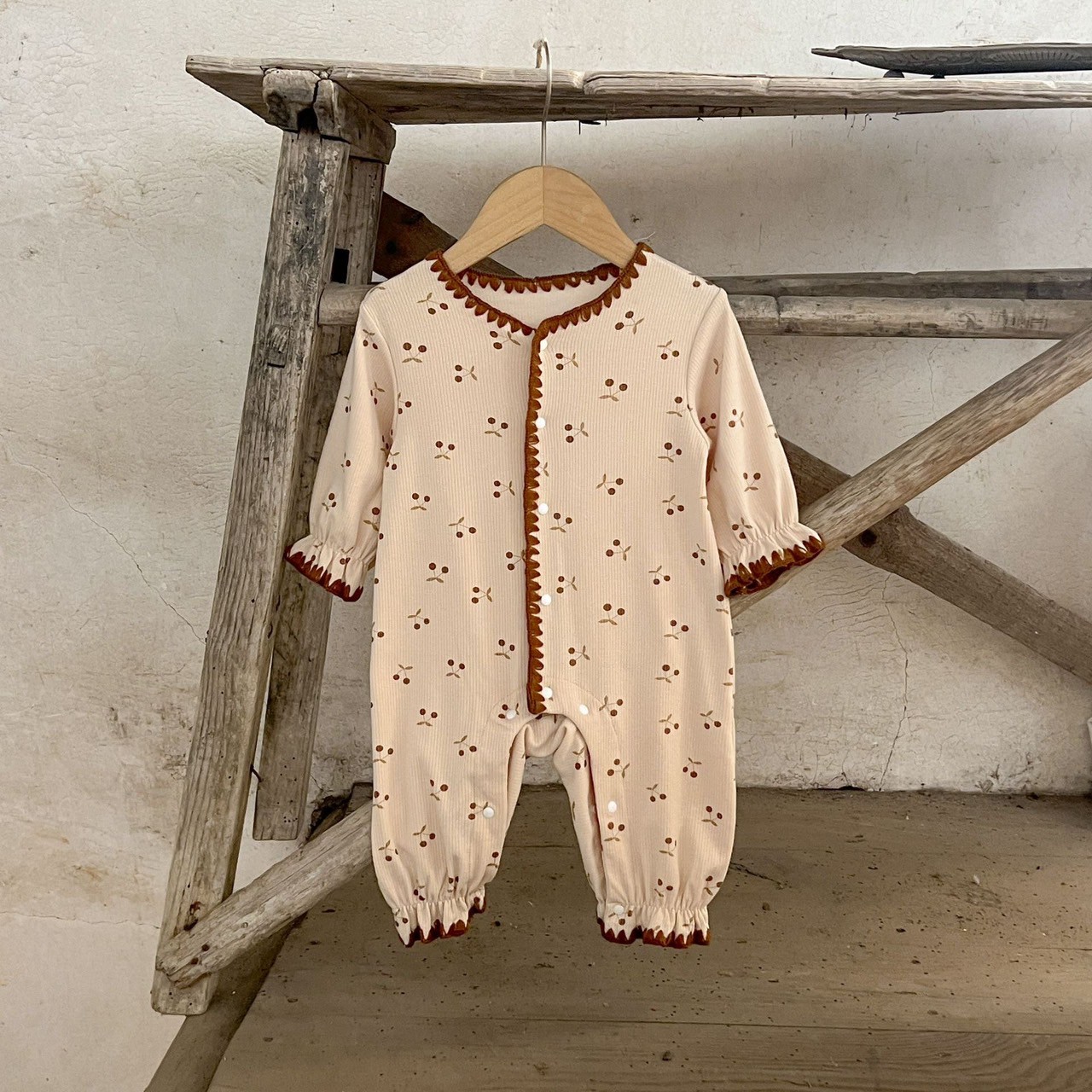 LINE_ALBUM_202584_250804_160