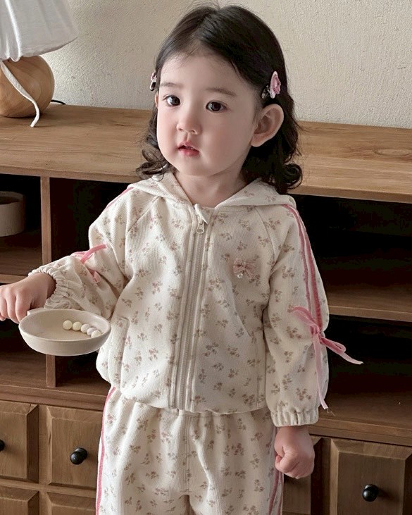 LINE_ALBUM_202596_250906_144