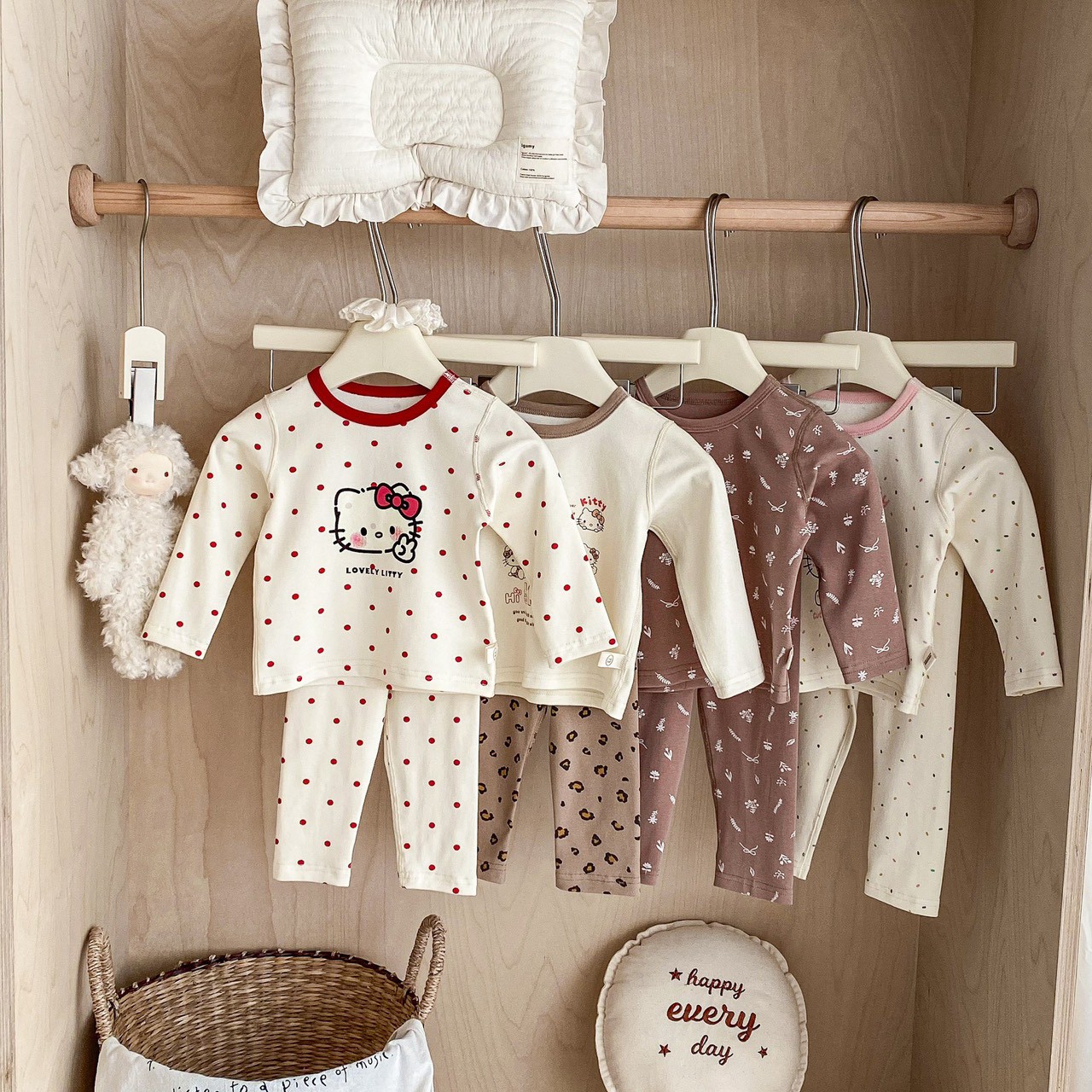 LINE_ALBUM_20251211_251211_59