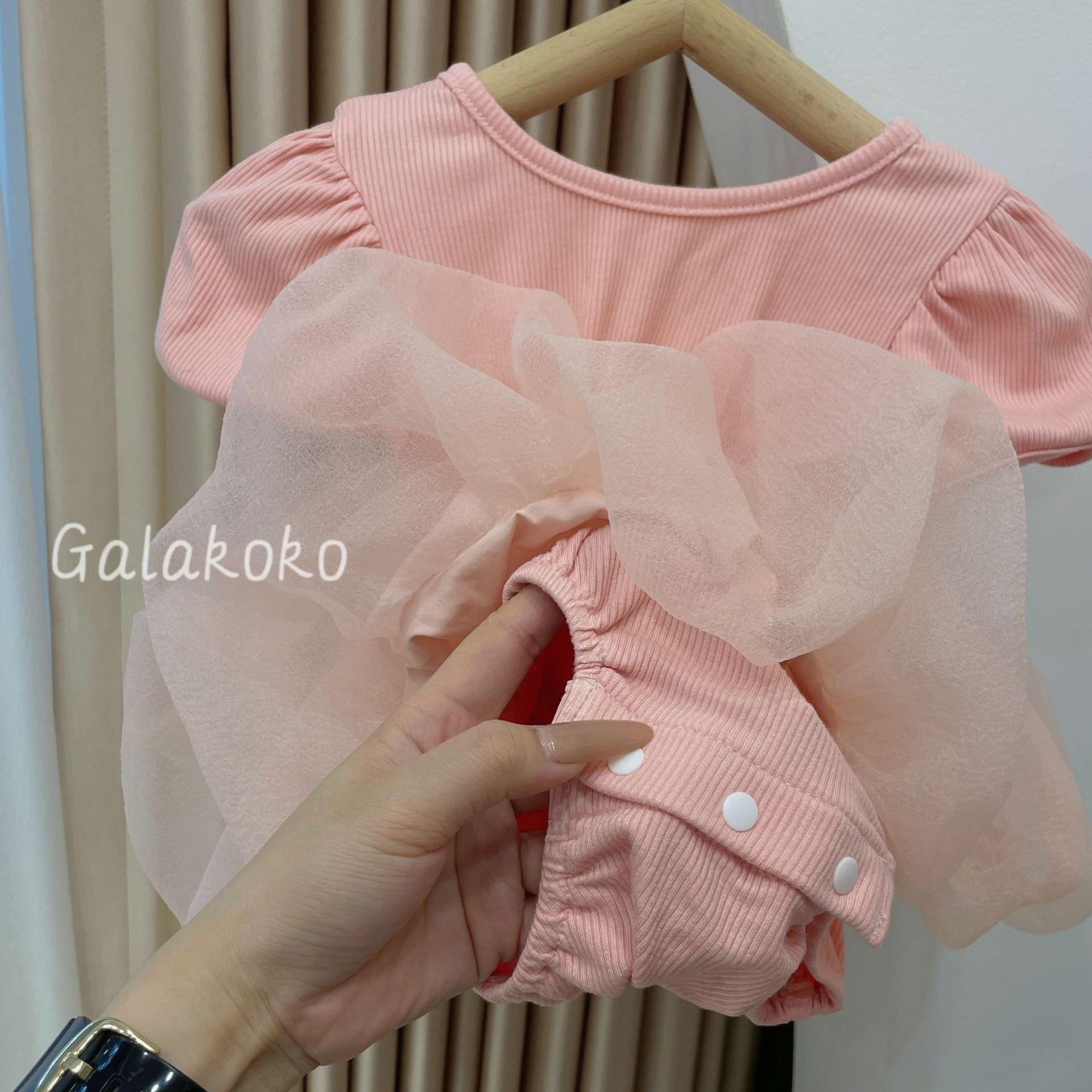 LINE_ALBUM_202649_260409_12