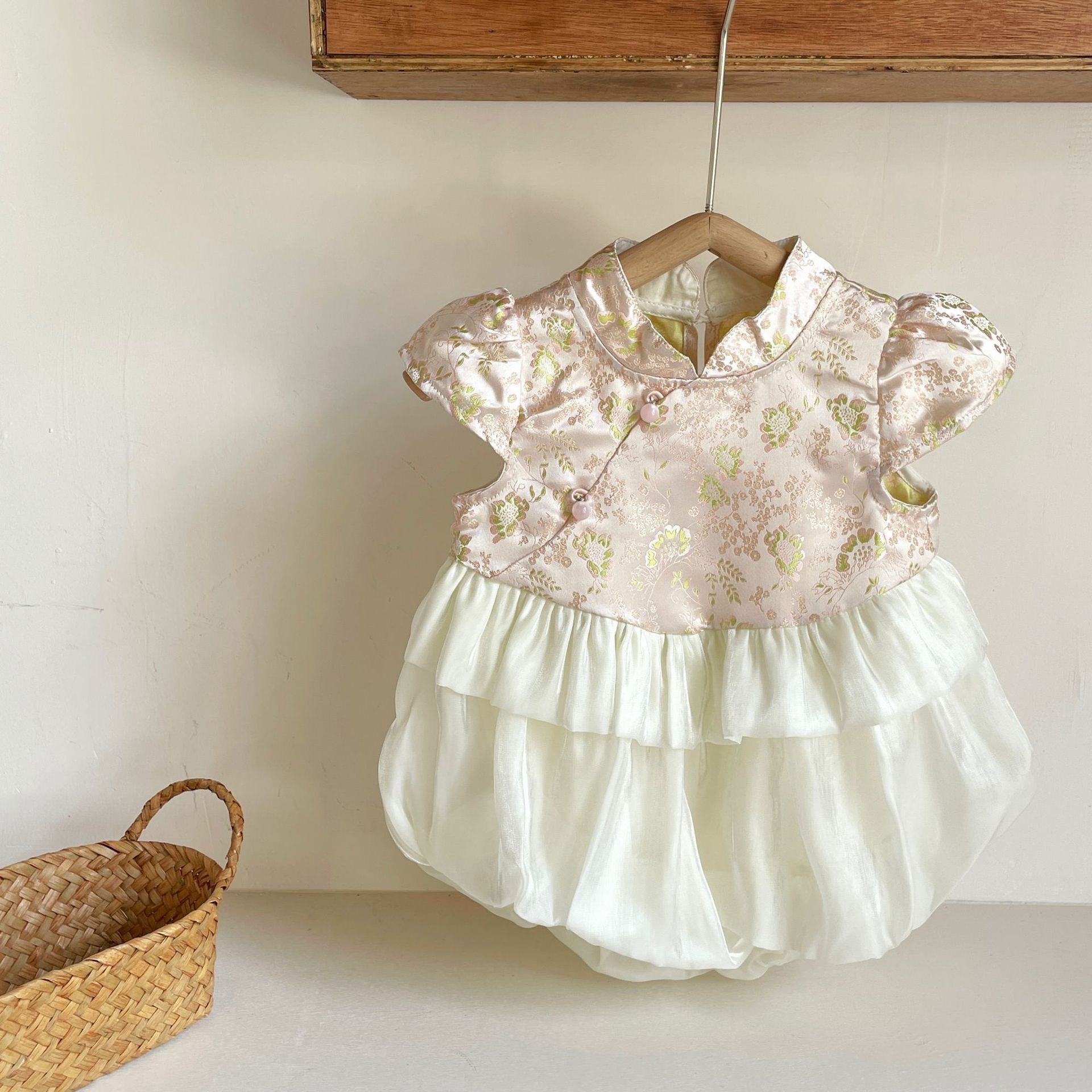 LINE_ALBUM_202649_260409_128