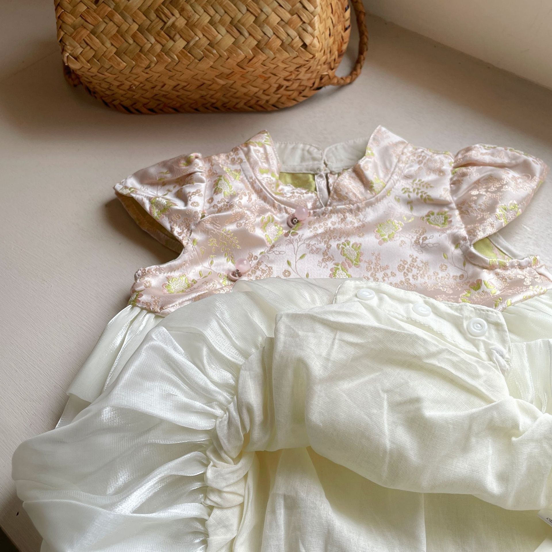 LINE_ALBUM_202649_260409_120