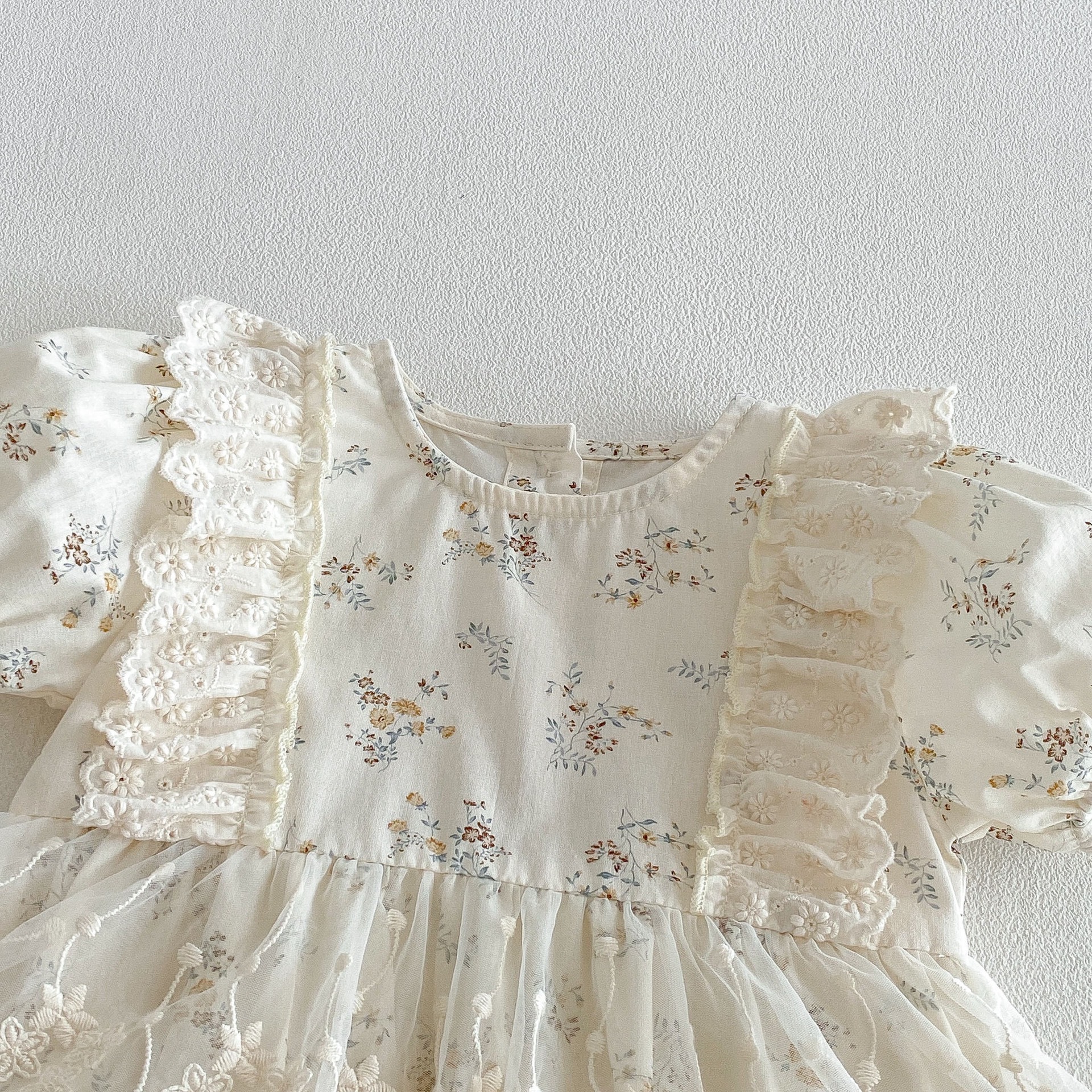 LINE_ALBUM_202651_260501_27